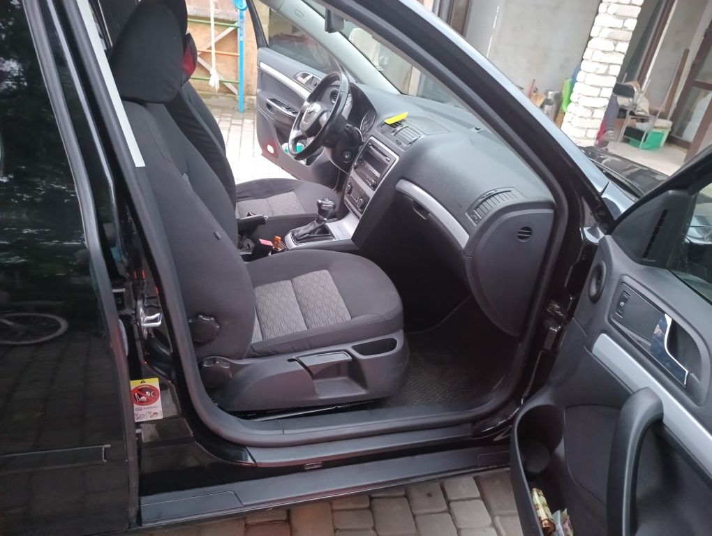 Продам своє авто Scoda oktavia