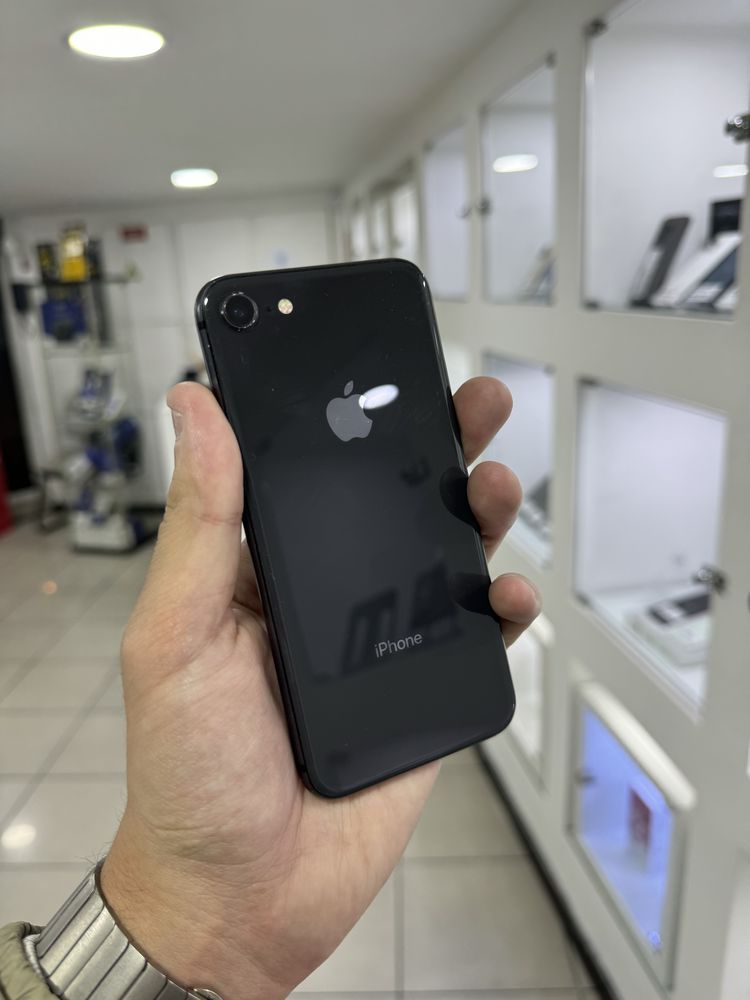 IPHONE 8 64Gb usado