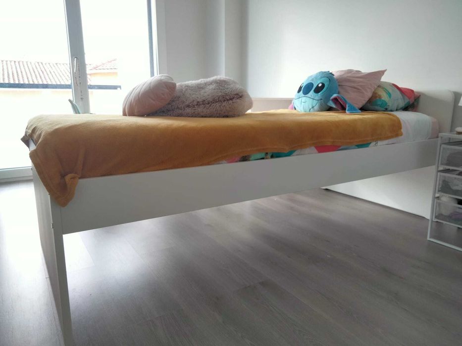 SLÄKT
Cama c/estrado ripas, branco, 90x200 cm