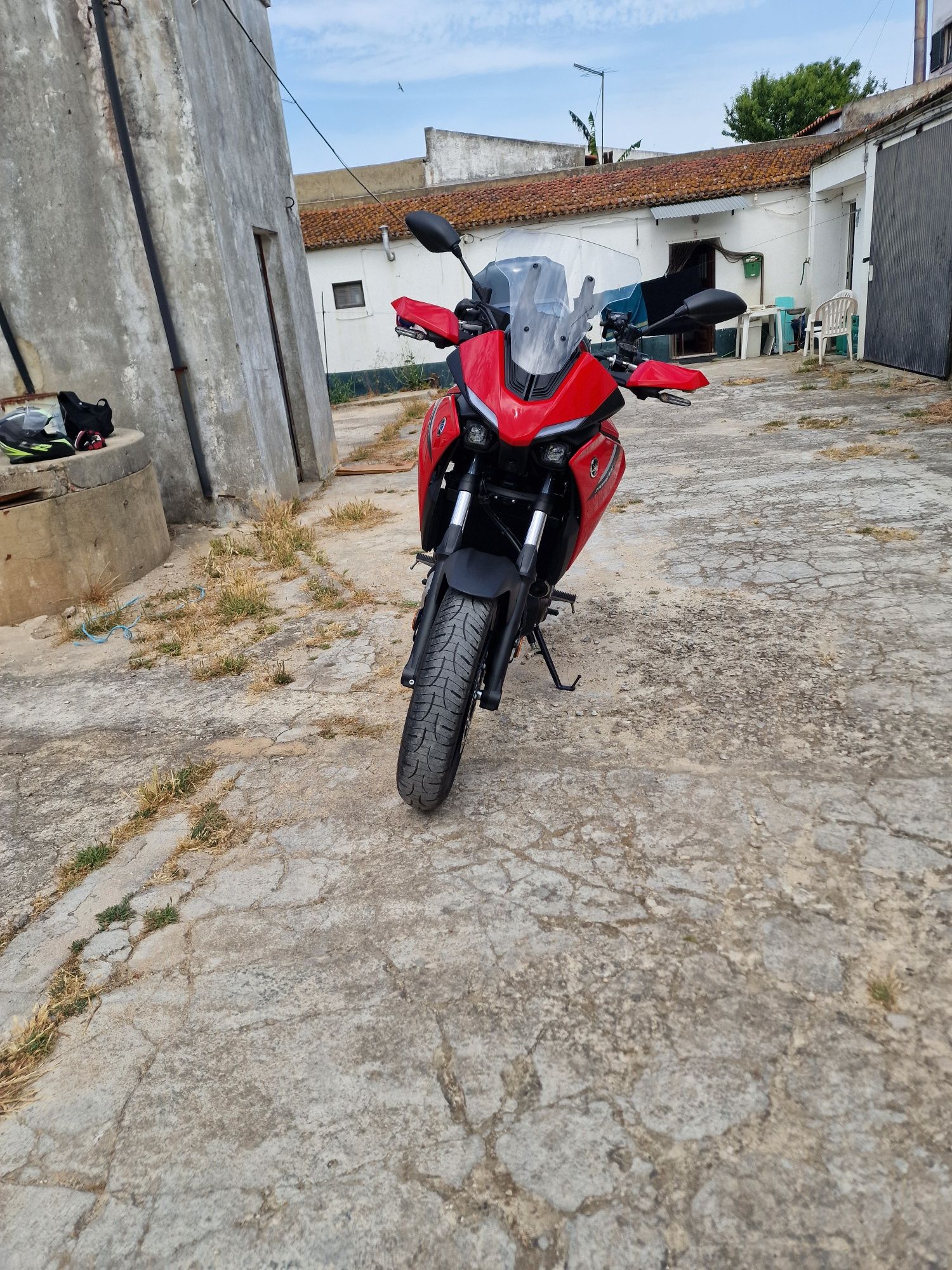 Tracer 700 35kw de livrete