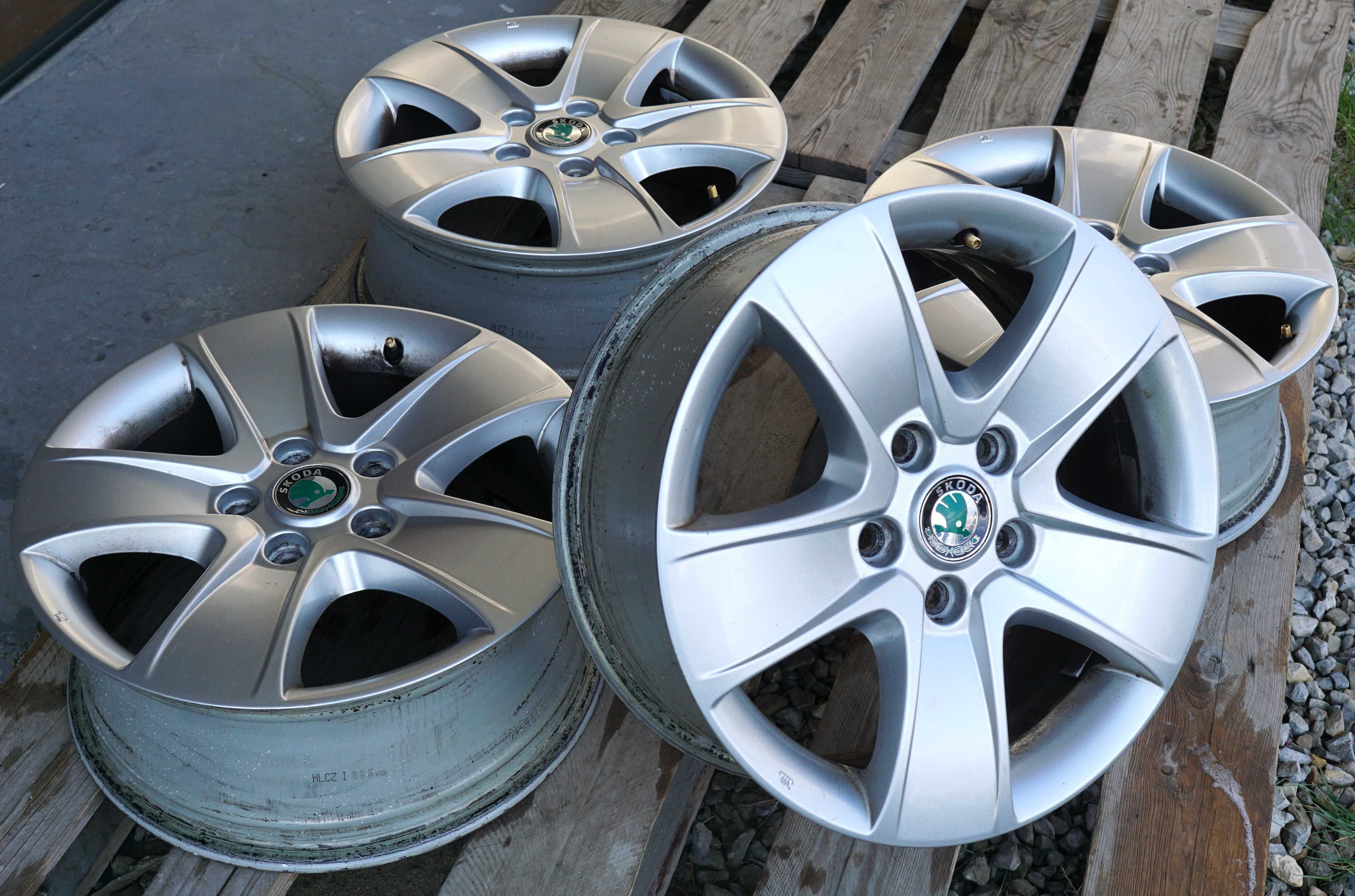 Skoda Octavia Super B 6,5x16 ET50 Oryginalne felgi aluminiowe bdb stan