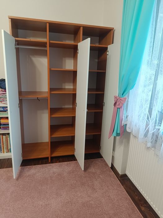 Szafa trzydrzwiowa biała