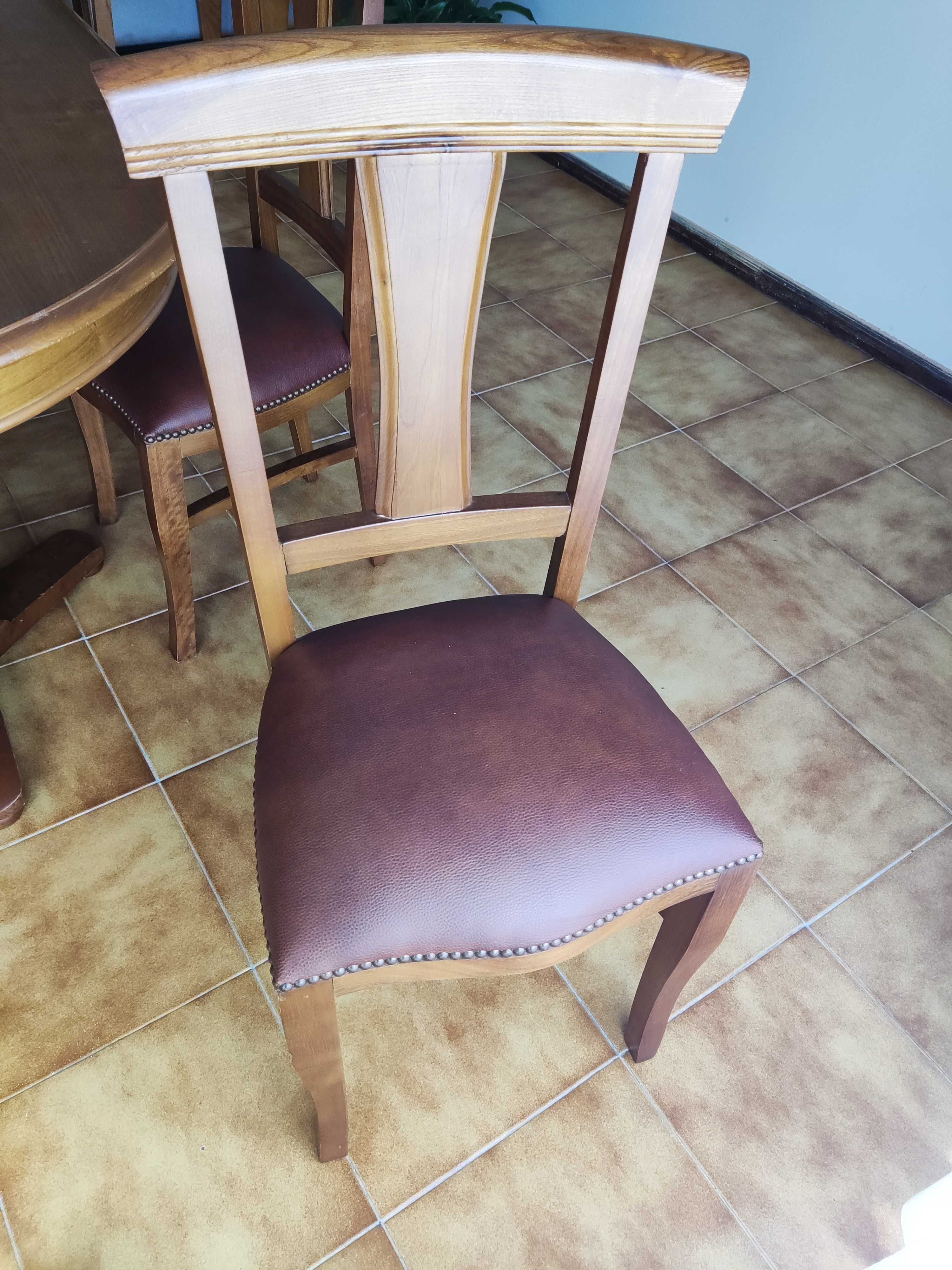 Conjunto: Mesa + 5 cadeiras CEREJEIRA
