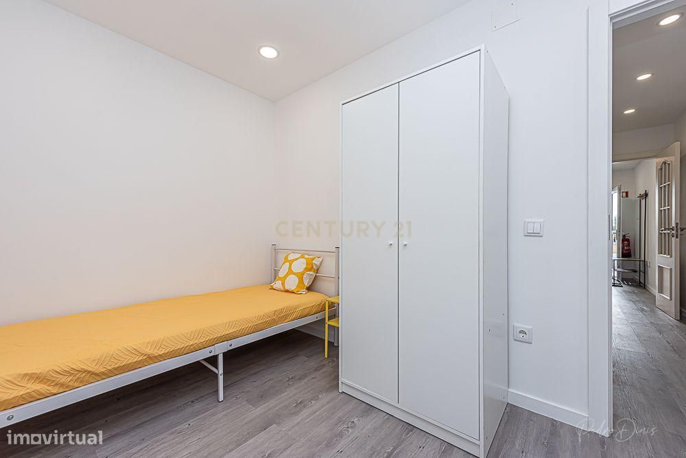 Alojamento Estudantil LÁ-SALETTE ( quarto Papa Figos 7m2 )