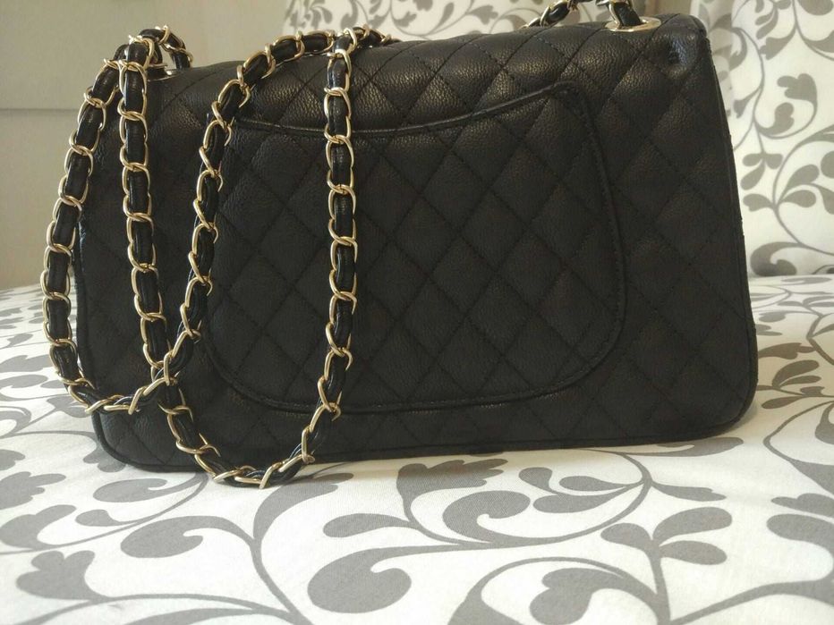 Bolsa Mala em Pele Preta com metais dourados