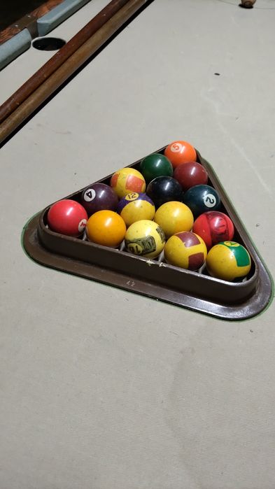 Pequena mesa de bilhar