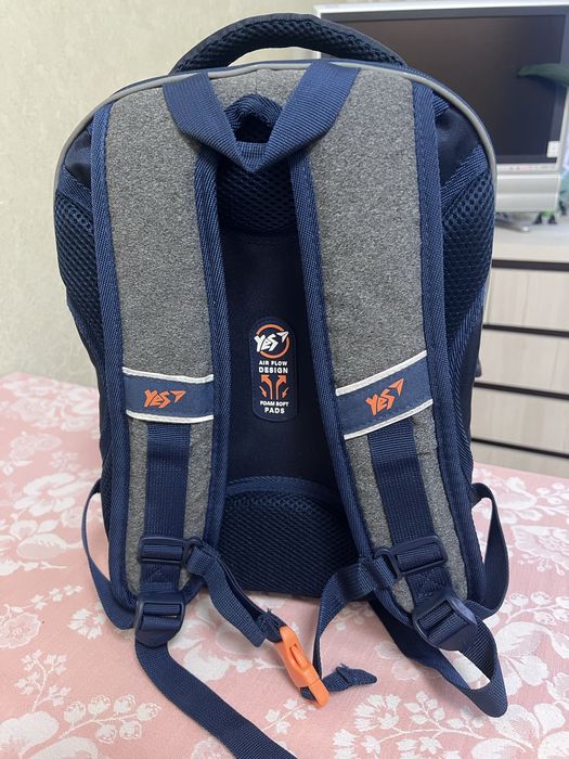 Рюкзак школьный Yes