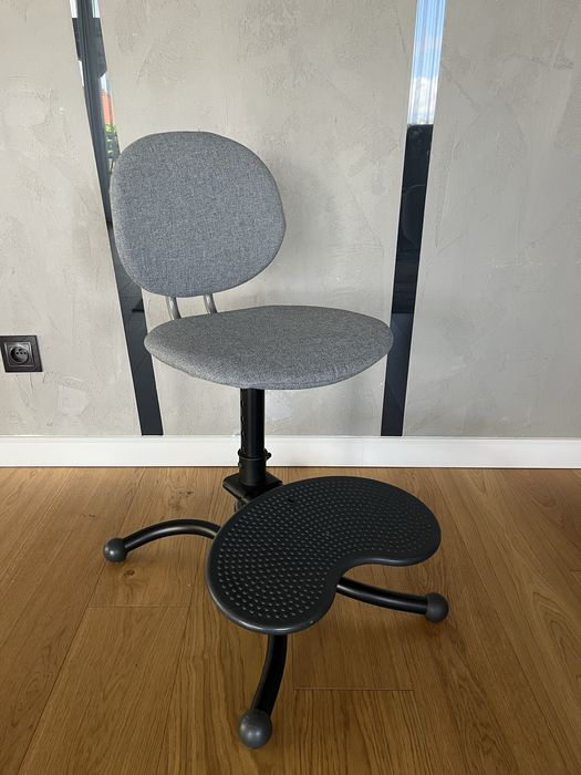Kinnarps Casper ergonomiczne krzesło rosnące z dzieckiem