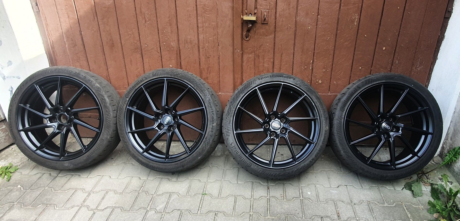 Felgi 19" 5x112 Dotz Spa Black