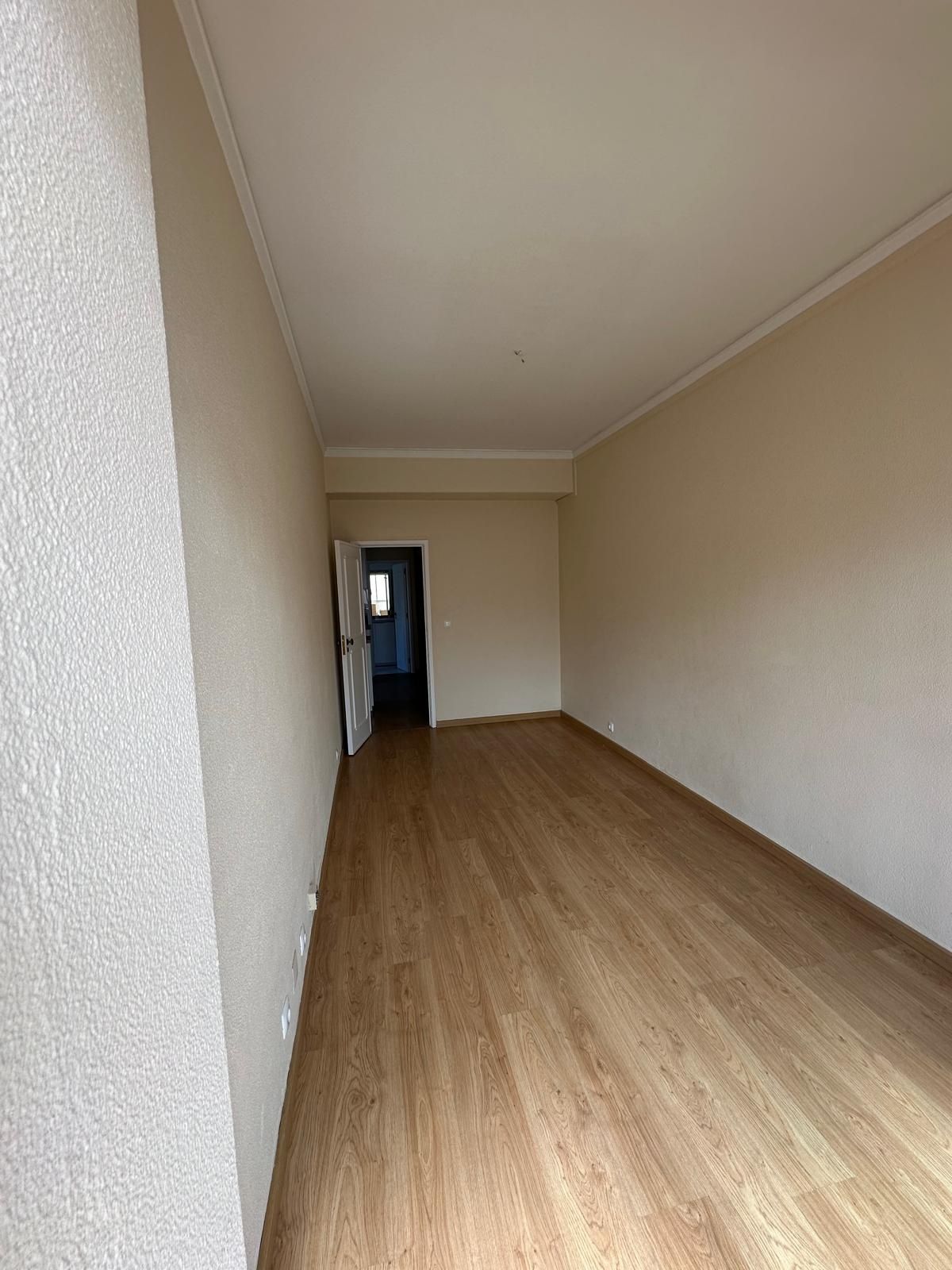 Arrendo apartamento T2 Av Novas Lisboa 80m2