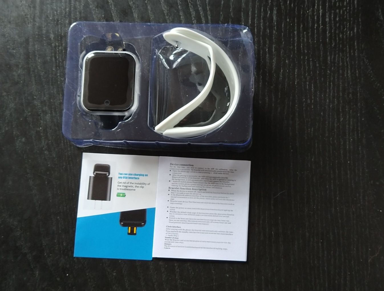 Smartwatch multifunções com pulseira branca - novo