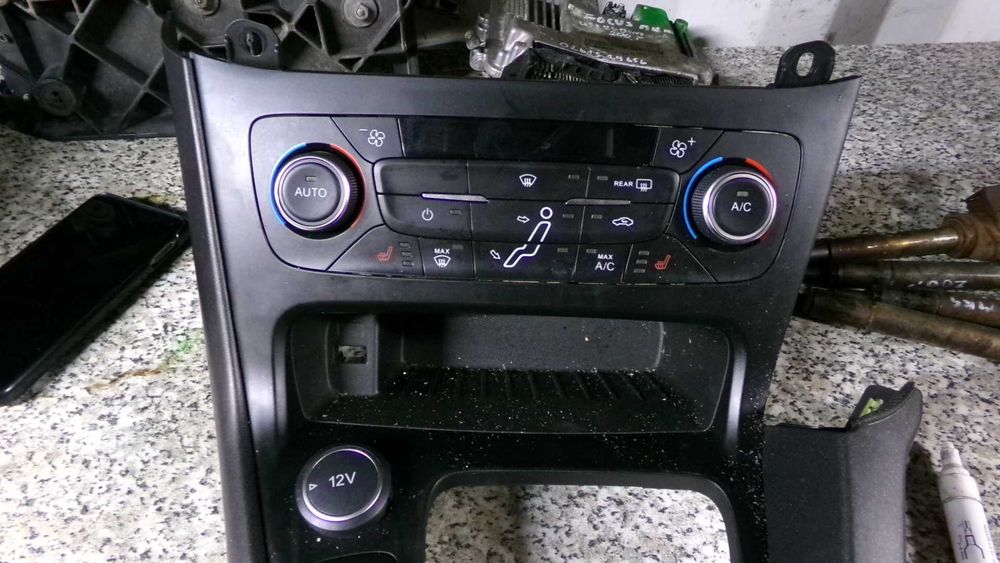 Paz55 Panel sterowania nawiewu grzanie foteli ford focus mk3 lift