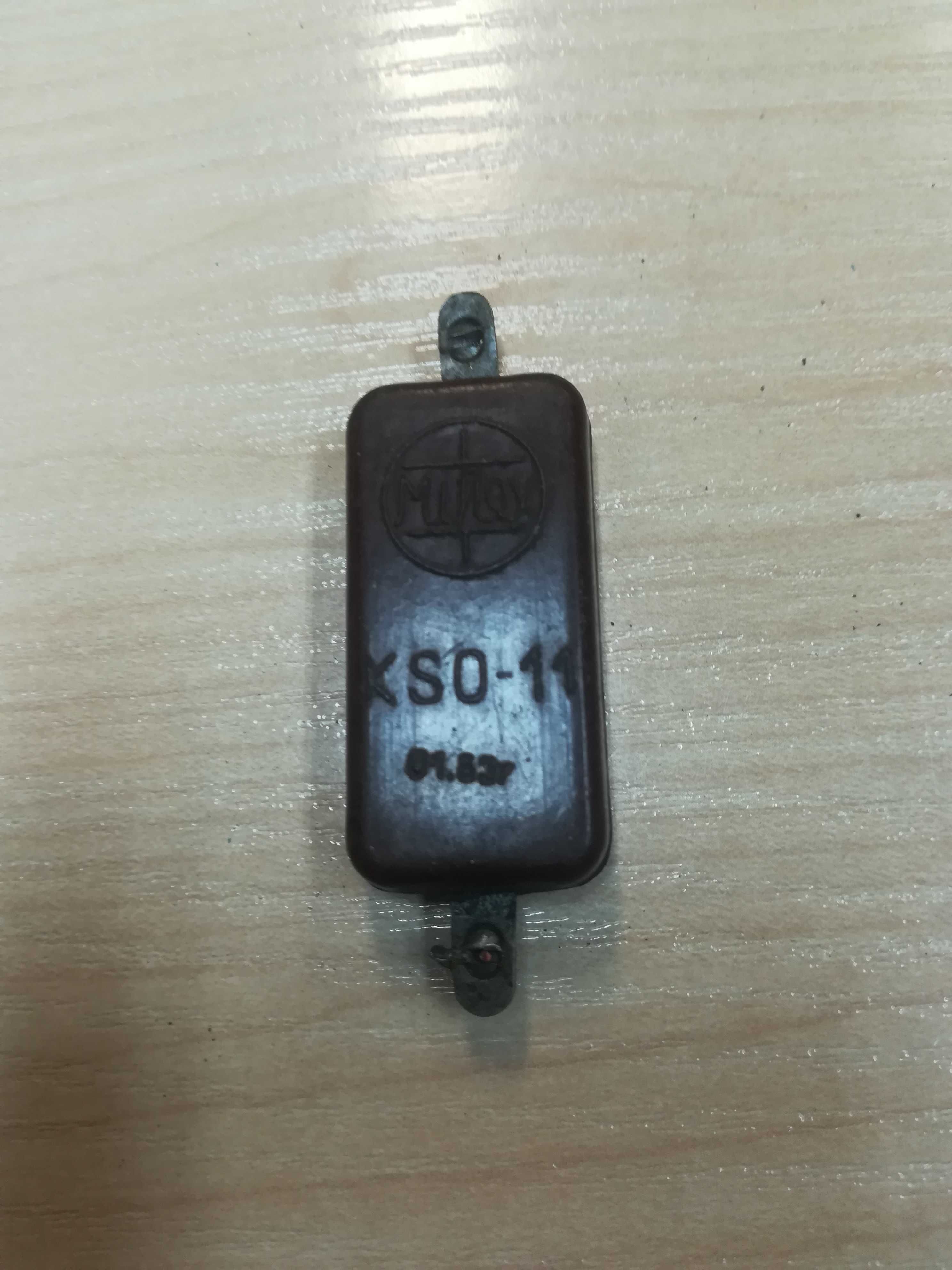 Stary kondensator MIFLEX mikowy 9100pF KSO-11 antyk