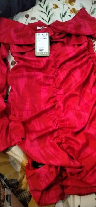 Vestido curtinho tamanho não corresponde é para quem veste (s) ou (m)