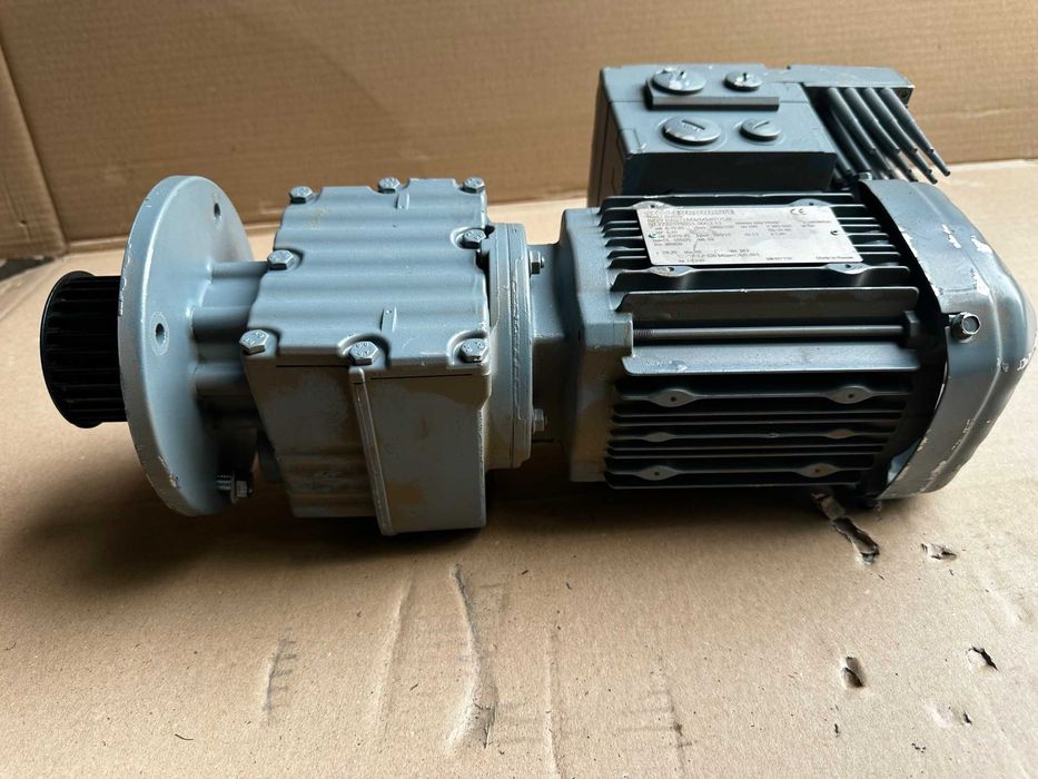 Motoreduktor, silnik sew z falownikiem 0,75 kw 15 do 150 obrotów