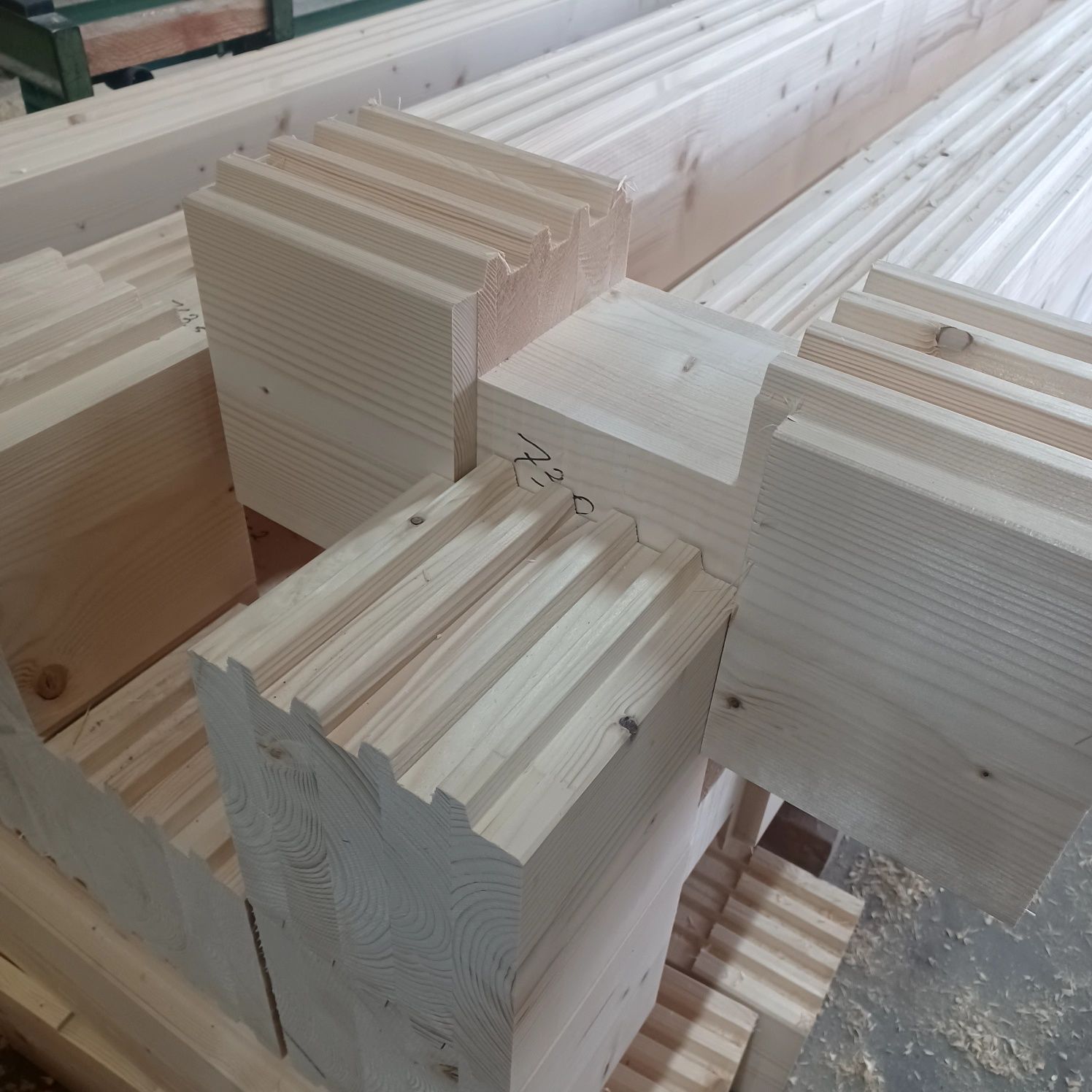 drewno na budowę domu bale klejone warstwowo BSH