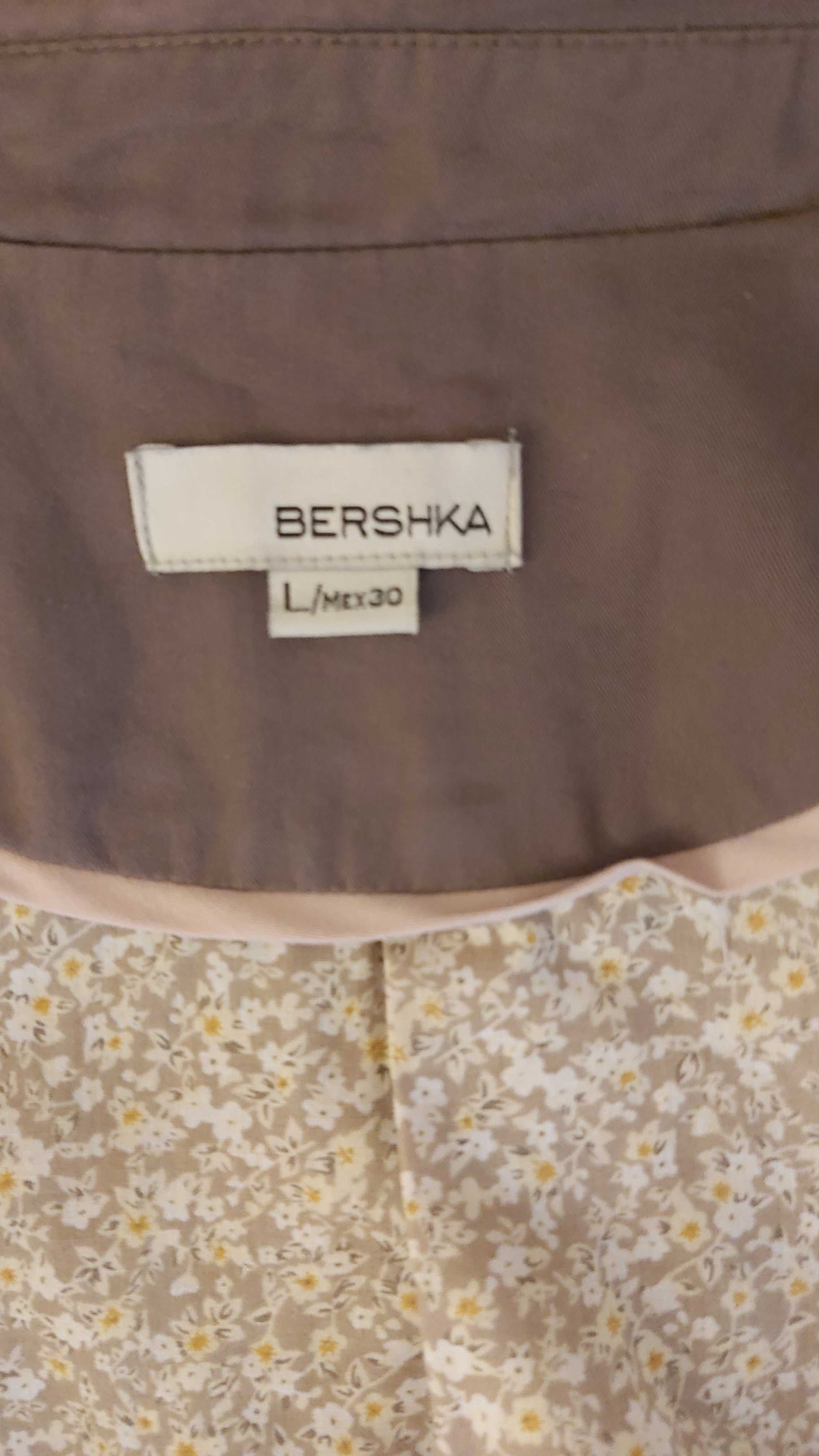Beżowa marynarka Bershka L