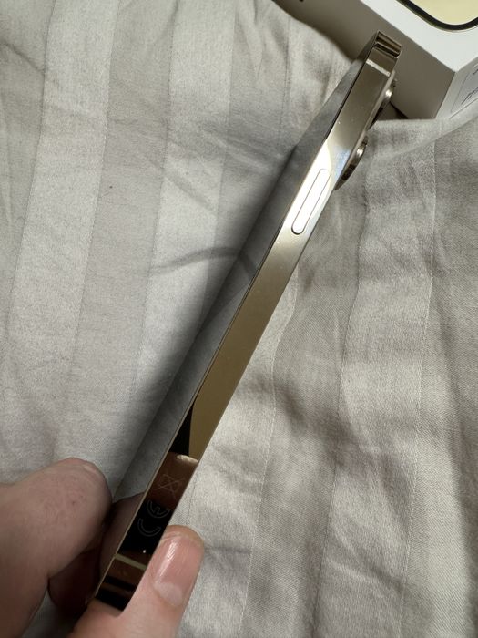 Iphone 14 pro max gold