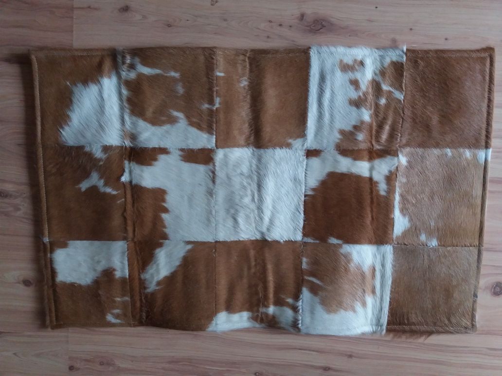 Коврик из натуральной шкуры коровы.