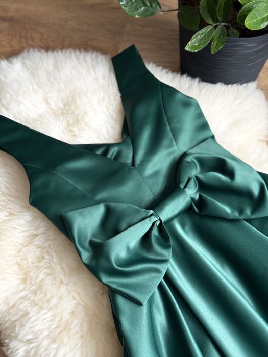 Витончена вечірня сукня в стилі old money, шита індивідуально