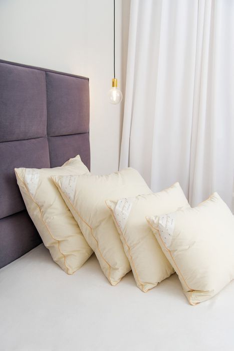 Poduszka AMZ BASIC puch 70% 70x80cm Biały