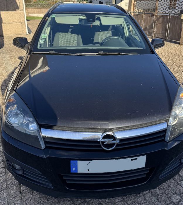 Opel astra preta