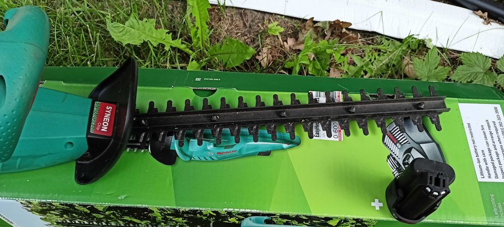 Bosch EasyHedgeCut 12-351