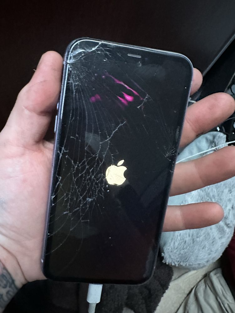 Iphone 11 Uszkodzony Technicznie w pełni sprawny