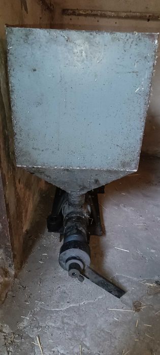 Продаю маслопрес шнековий холодного віджиму