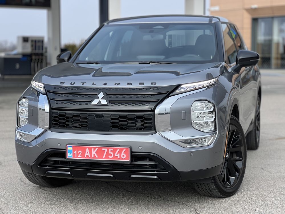 Mitsubishi Outlander 2023 год 13 т км пробега возможен кредит