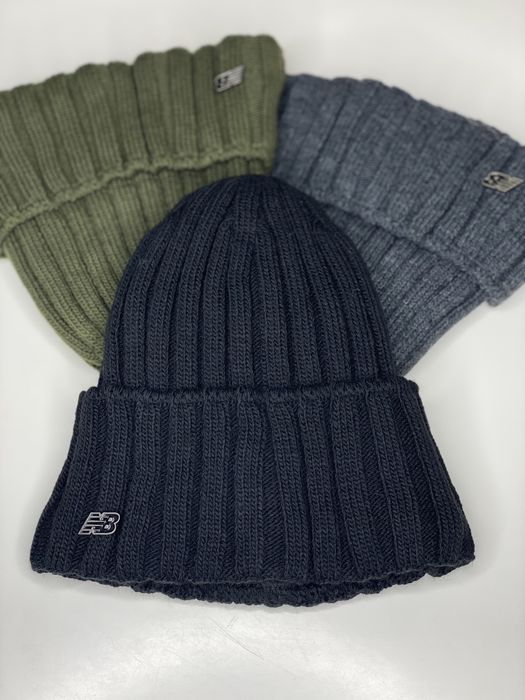 Мужская шапка теплая зимняя New Balance серая НА ФЛИСЕ с отворотом