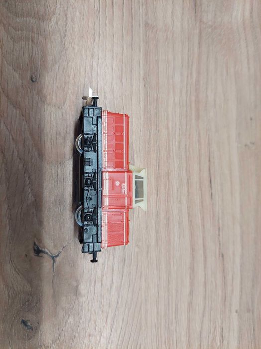 Kolejka elektryczna. BTTB/Zeuke. Skala TT. Lokomotywa manewrowa T334.