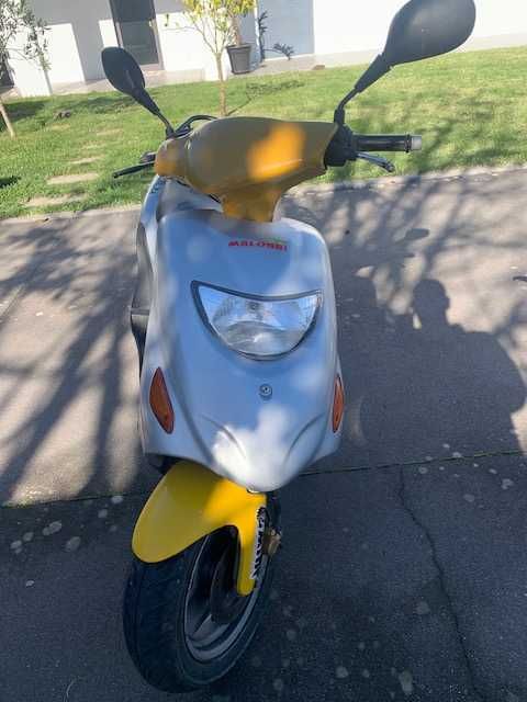 SCOOTER 50cc impecável documentação em dia