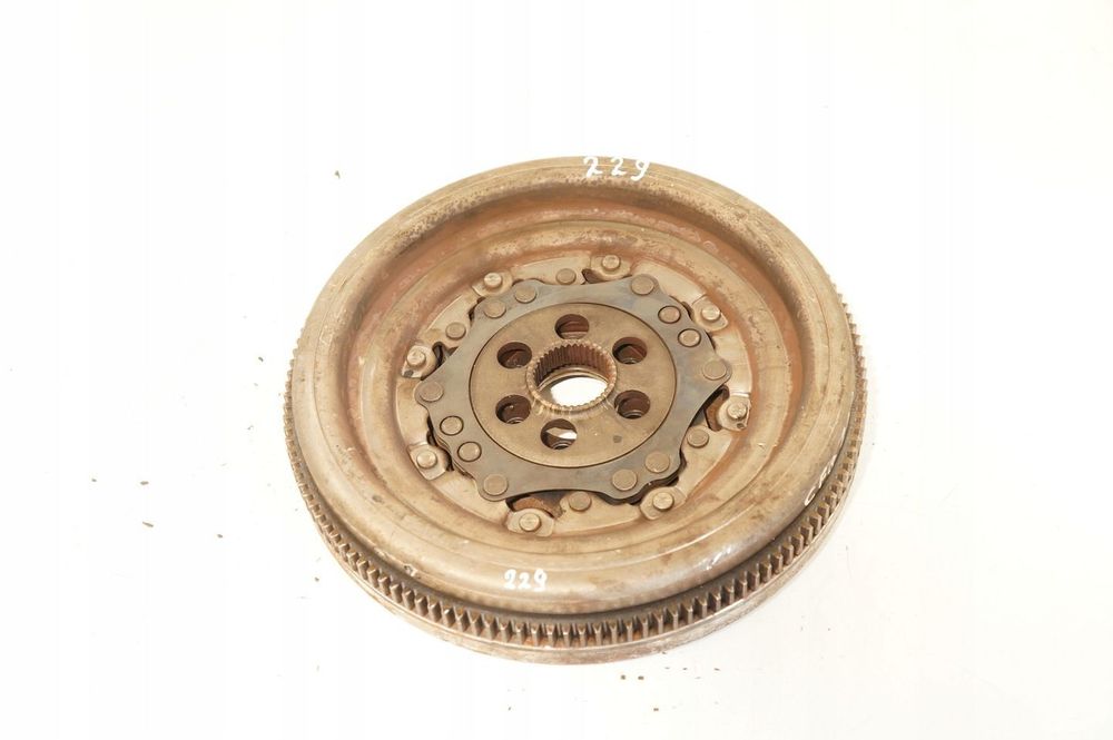 KOŁO ZAMACHOWE AUTOMAT DSG VW GOLF TIGUAN PASSAT B7 2,0 TDI CFG 2295000677