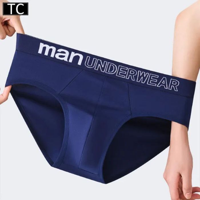 Zestaw męskich slipów – 3 sztuki w opakowaniu, w różnych kolorach