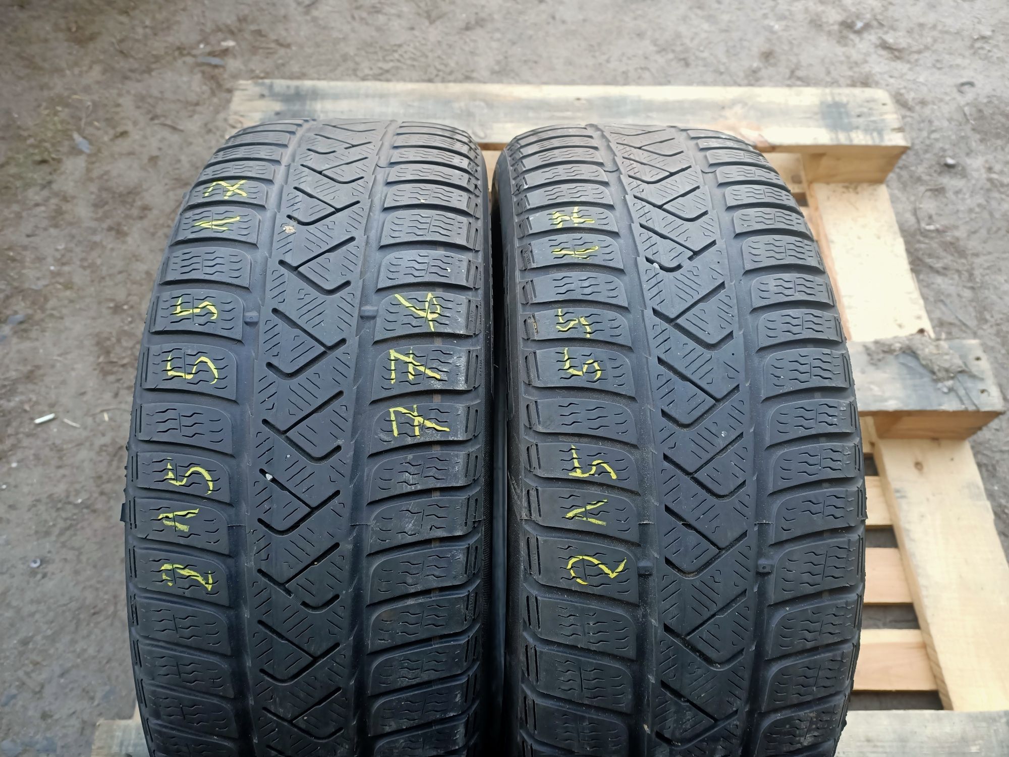 Pirelli 215/55/17 2sztuki 776