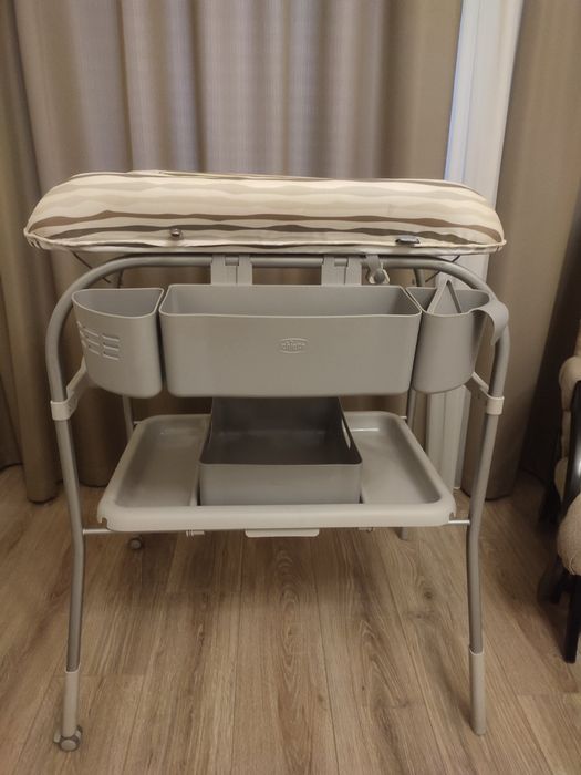 Пеленанальний столик Chicco