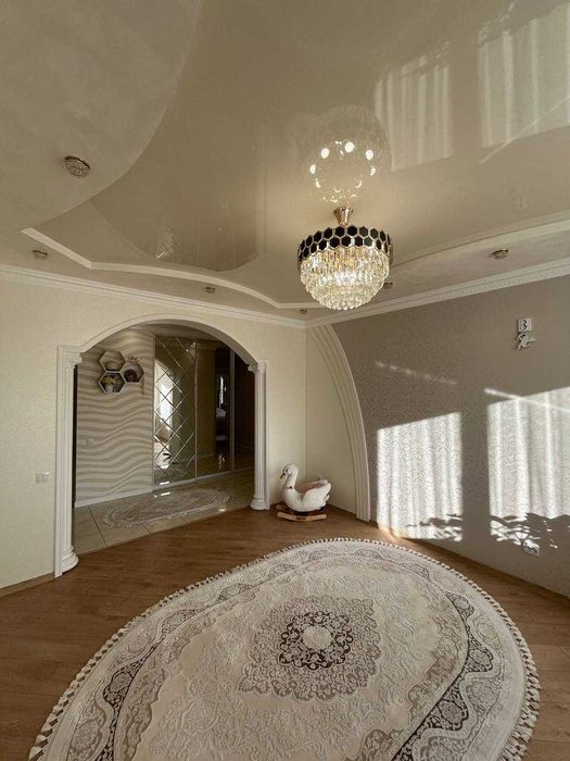 Продається шикарна 3-х кімнатна квартира в центрі з ремонтом