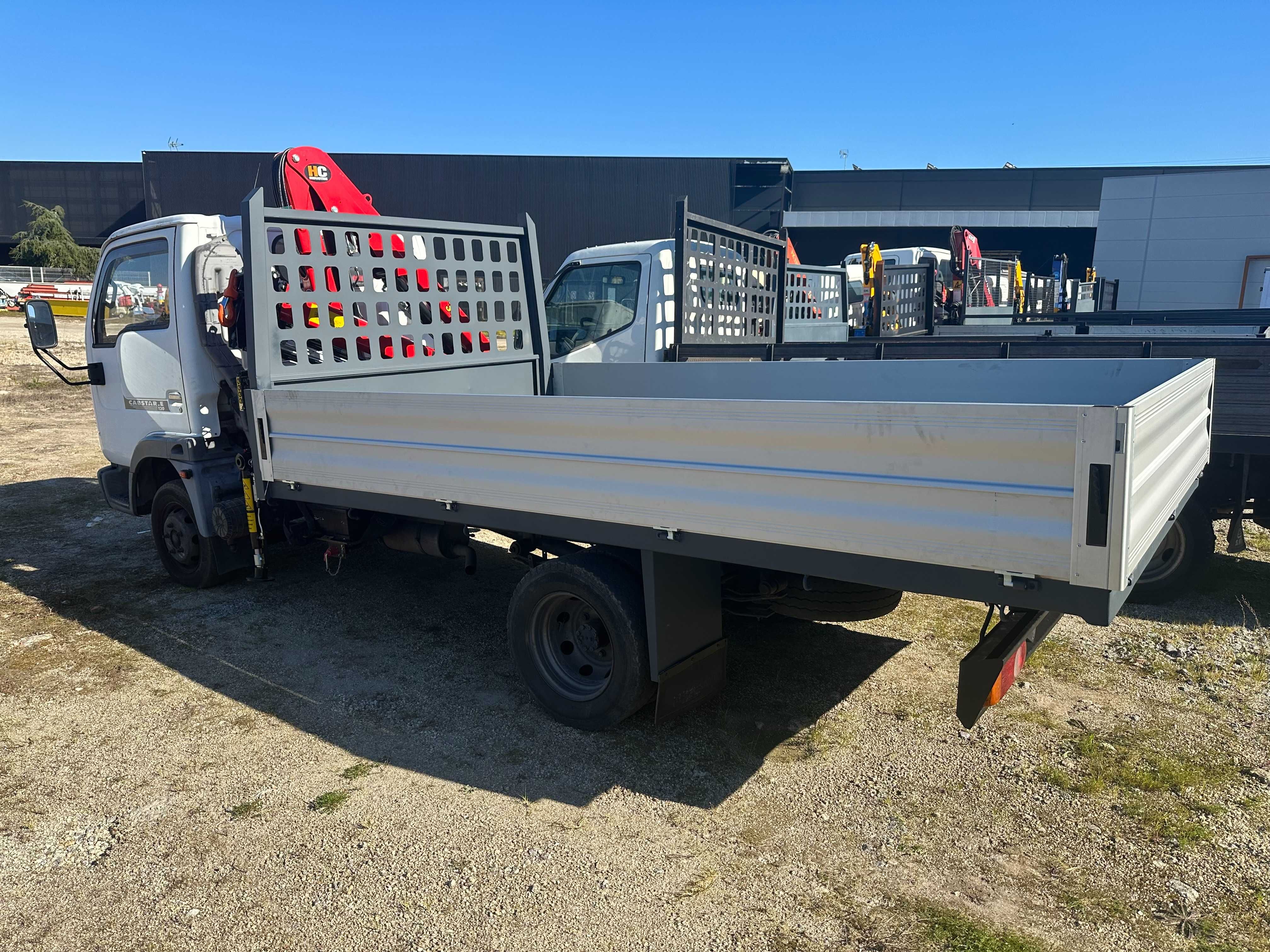 Carrinha Nissan cabstar com grua nova