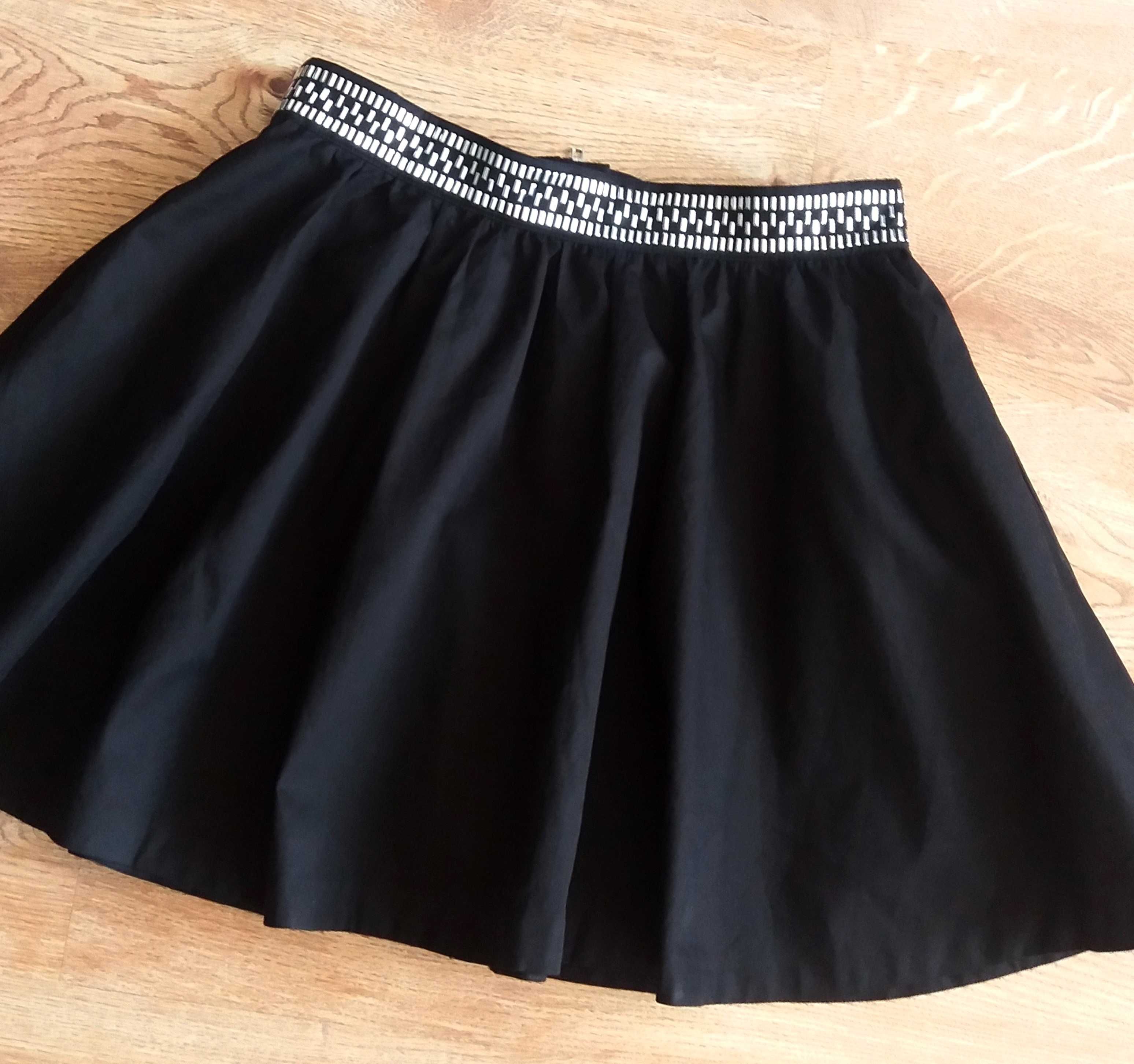 Rozkloszowna spódnica mini z kieszeniami H&M rozmiar 40