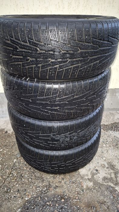 Продам шины зимние 215/60 R16