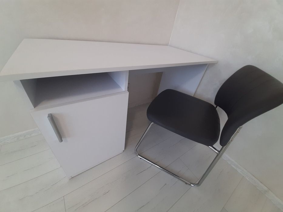 Нова 3 кімн. кв. в самісінькому центрі міста з приват. парковкою.