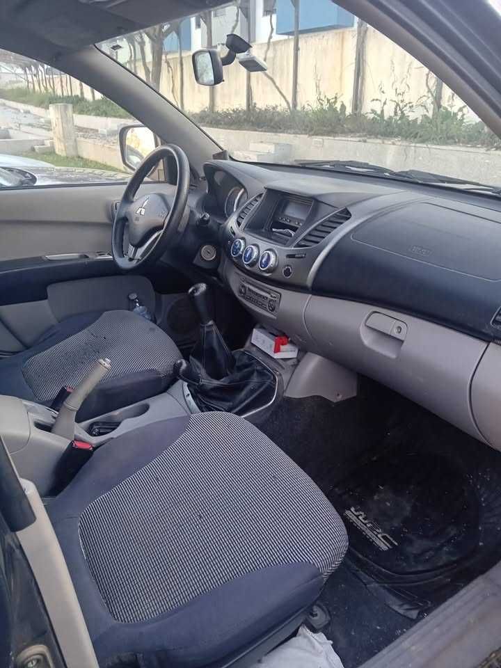 Mitsubishi L200 em bom estado! Pronta a andar!