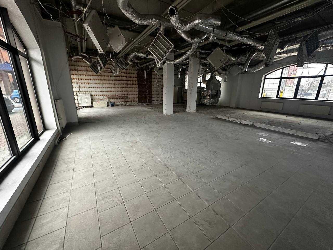 Wynajmę lokal handlowo-usługowy, biurowy. 250m2