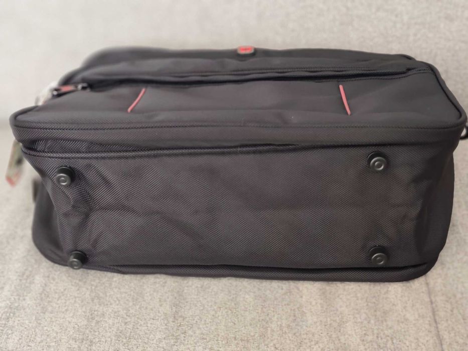 Torba na laptopa, dokumenty Enrico Benetti