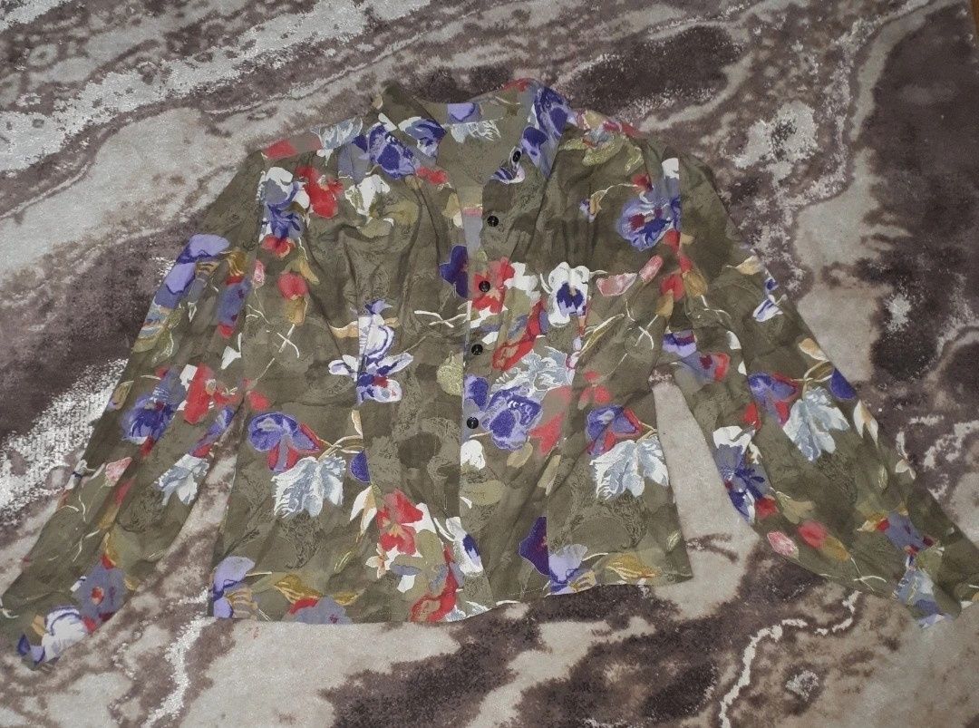 Piękna koszula w kwiaty