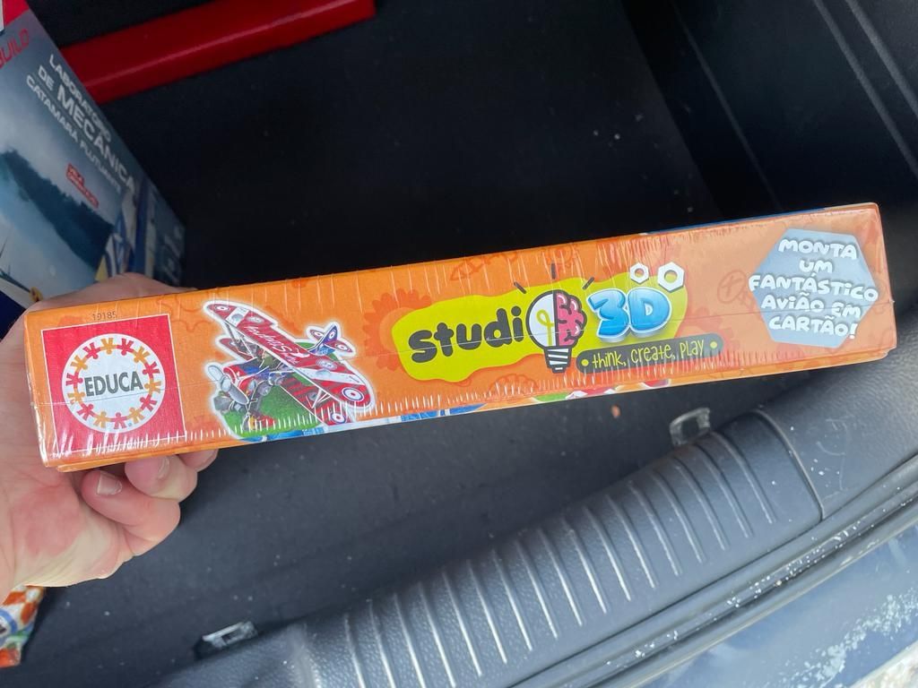 Jogo de construção ainda selado