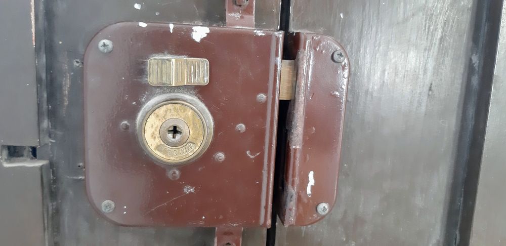 Fechadura de porta antiga