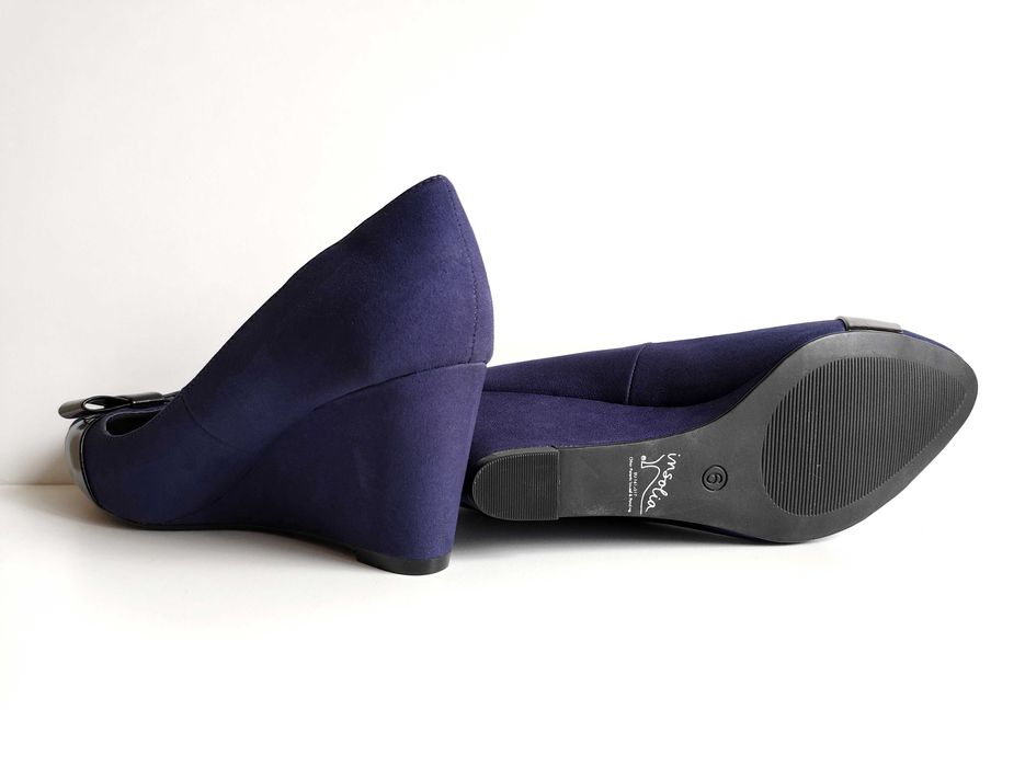 7294. M&S - ładne szafirowe koturn 39,5.