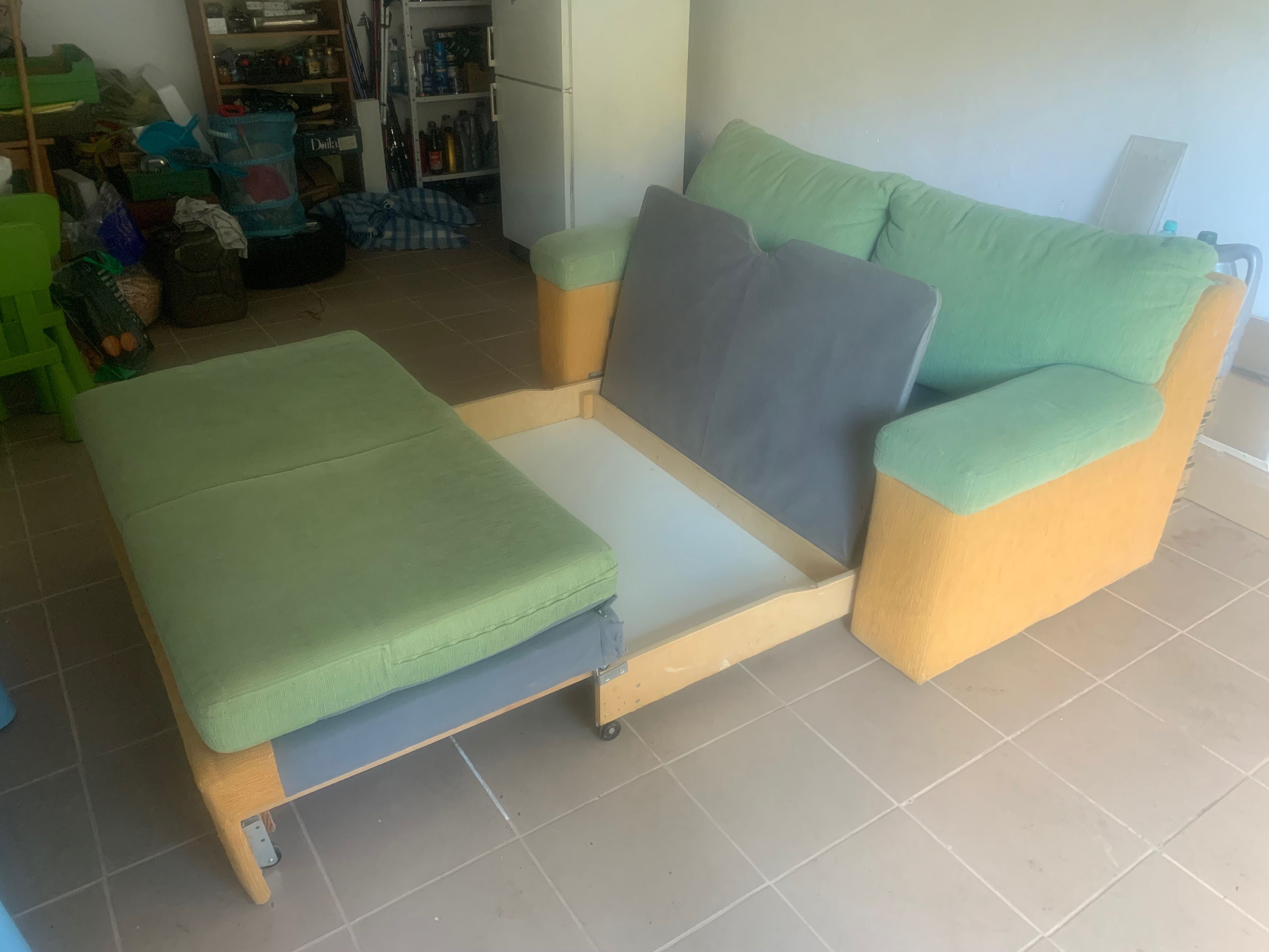 Sofa 2-osobowa rozkładana z pojemnikiem za darmo